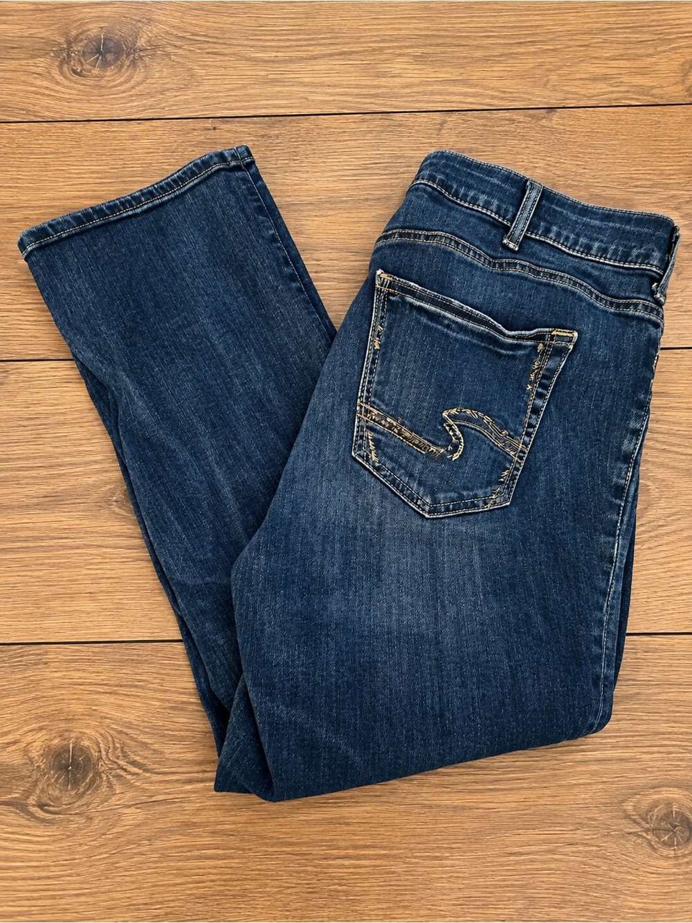 Silver Jeans Co. Avery Capri Women’s Size 14 Blue Mid Rise Cropped Jeans